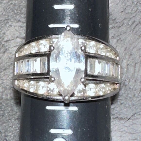 Sterling 925 Silver Cubic Zirconia Marquis Ring Size 8 Baguettes - Picture 5 of 10